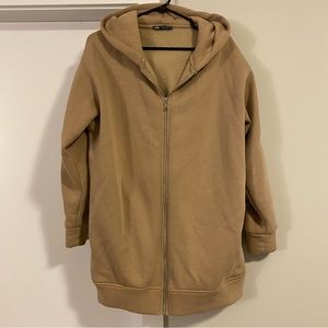 Zara / Sweatshirt w Hood / Size Medium